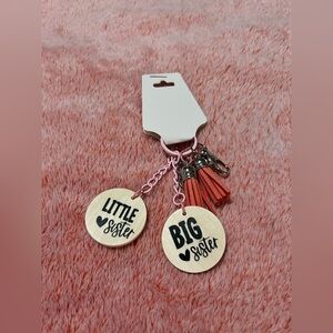Big Sister Little Sister Keychain Set ❤️